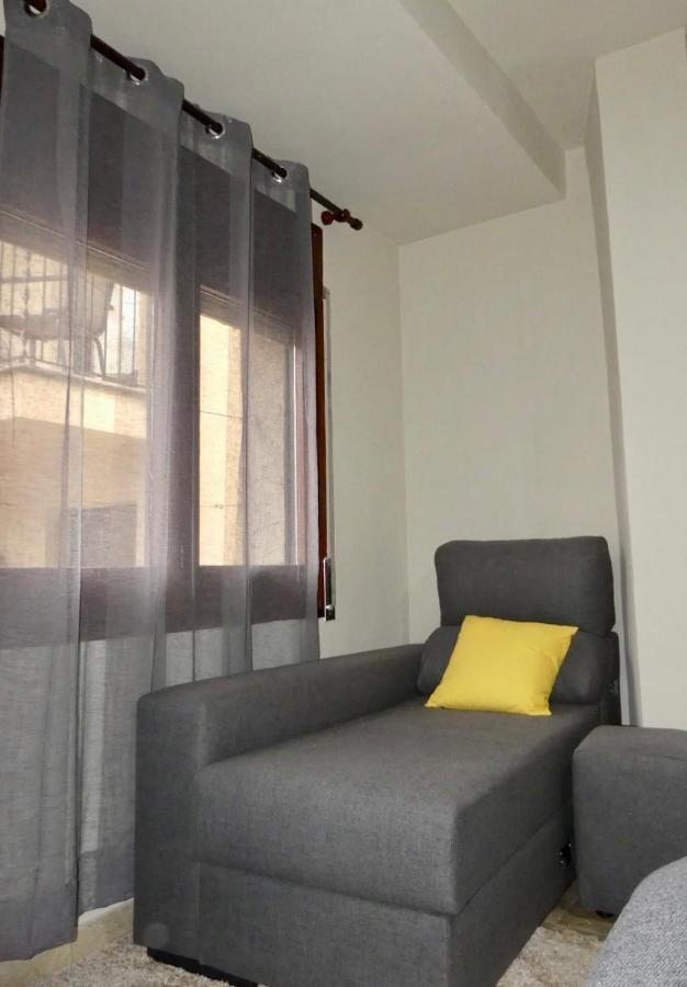 Apartament Encantador Al Centre De Vic Aptgarbi Exterior photo
